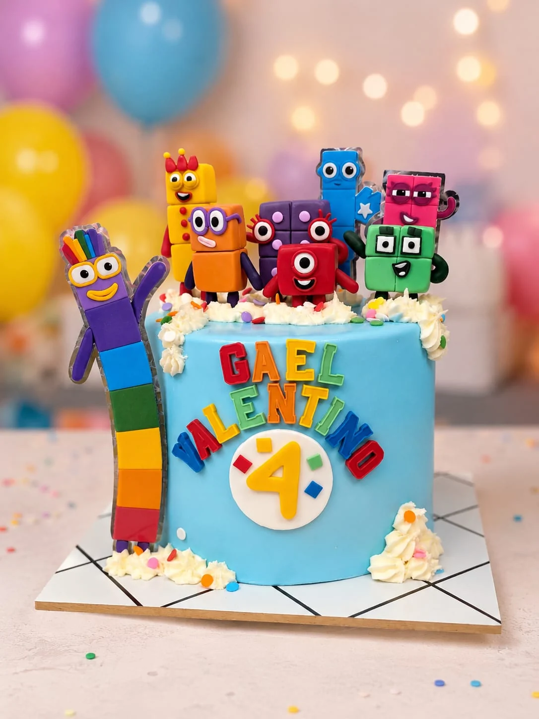 Torta infantil colorida